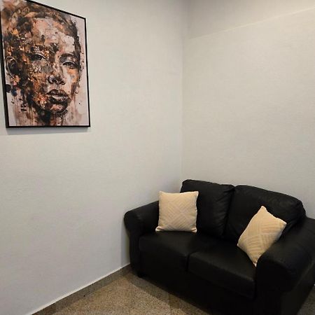 Newly Renovated 2 Rooms Apartment Downtown Нитра Экстерьер фото