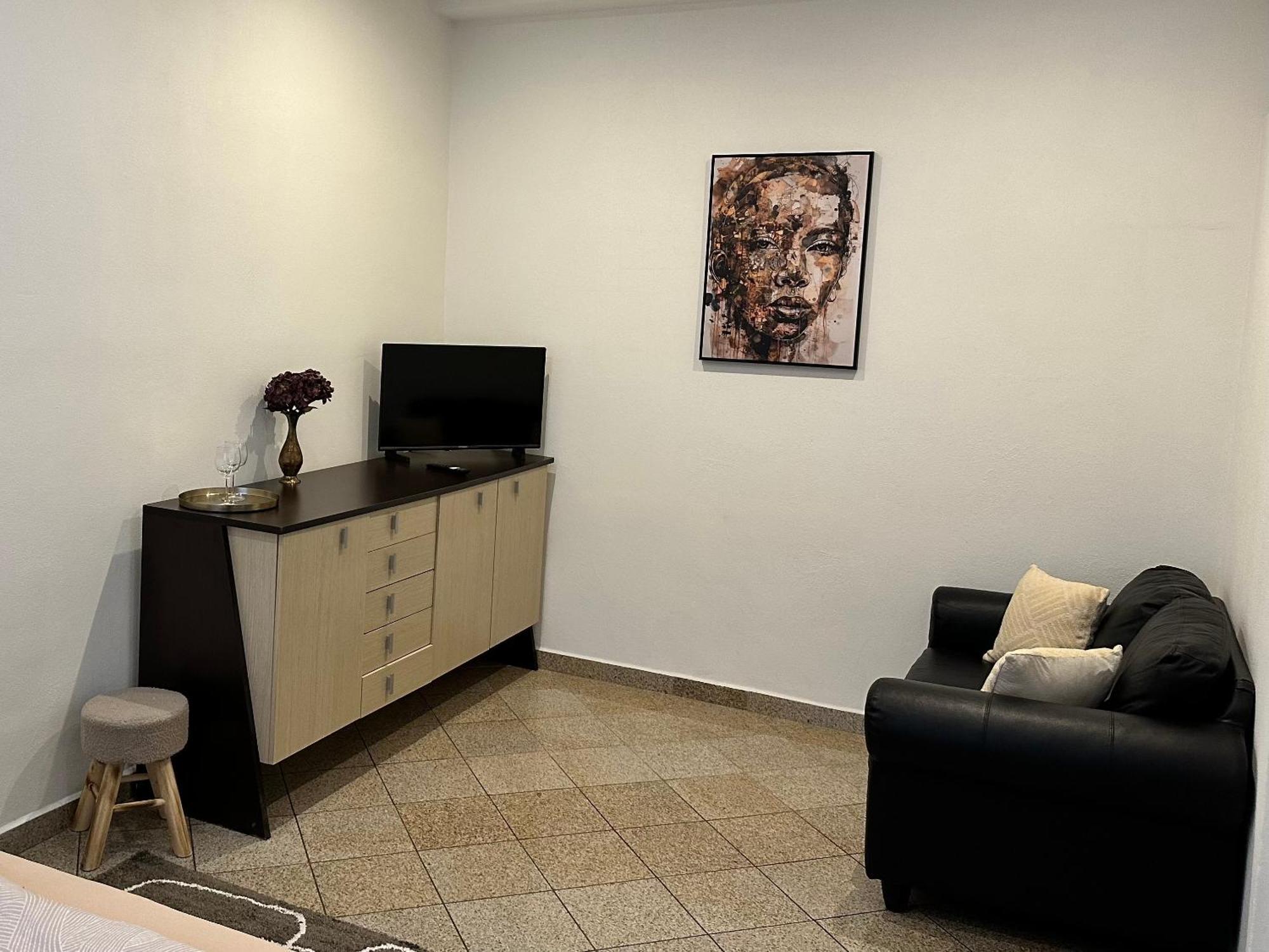 Newly Renovated 2 Rooms Apartment Downtown Нитра Экстерьер фото
